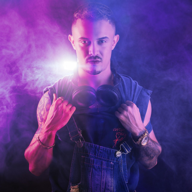 Dj Kevin Oficial – “Eu Não Sei Quem É o Louco Entre Nós”
