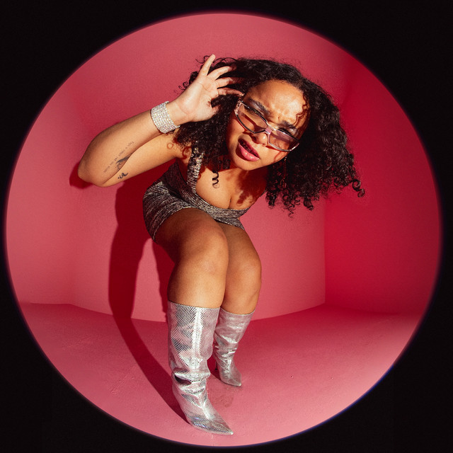 Joyce Alane – “Aqui não”