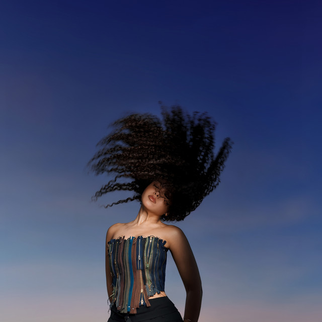 Joyce Alane – “Aquém”
