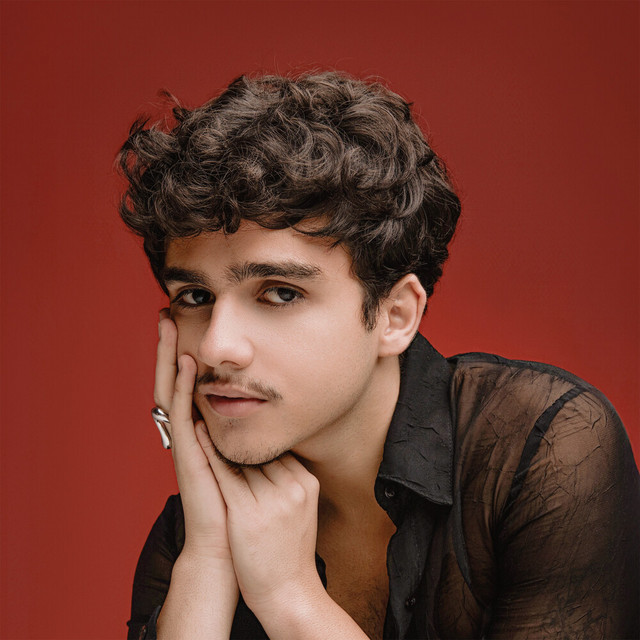 Caike Souza e Martins – “Entre Flores e Dores”